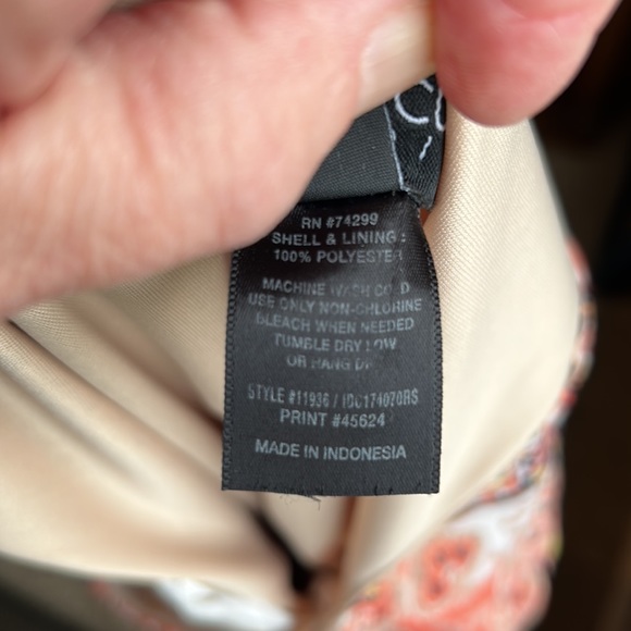 Halter, asymmetric hemmed dress - Picture 9 of 10